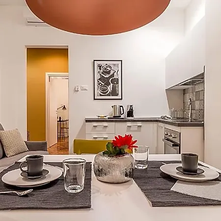 Hotel Tram For 4 Guests 2*